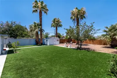 1937 Peyton Drive, Las Vegas, NV 89104 Yard