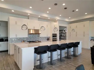 8740 South Pioneer Way Kitchen