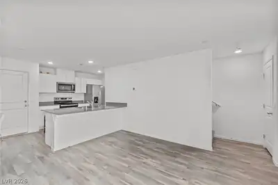6113 Musas Garden Street, North Las Vegas, NV 89081 Kitchen