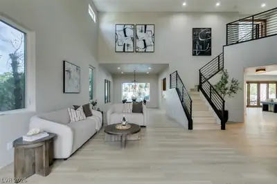 2200 Paseo Court Living Room