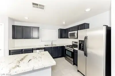 9231 Wild Stampede Avenue, Las Vegas, NV 89178 Kitchen