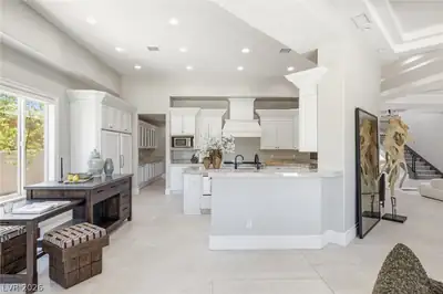 9328 Tournament Canyon Drive Kitchen
