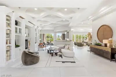 9328 Tournament Canyon Drive Living Room