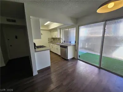 1405 Vegas Valley Drive 91 Kitchen