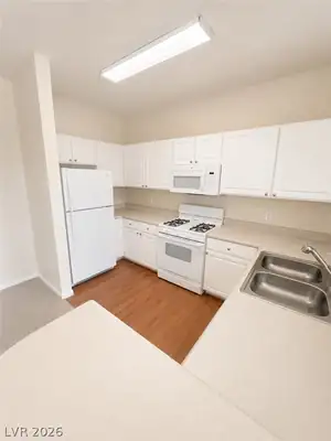 9000 Las Vegas Boulevard 2293 Kitchen