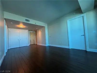 2700 Las Vegas Boulevard 2607 Living Room