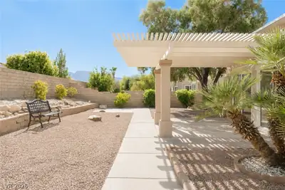 8701 Villa Ridge Drive, Las Vegas, NV 89134 Yard