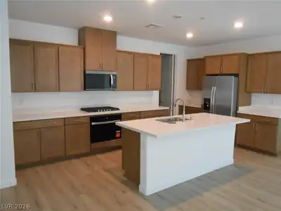 1025 Copper Robin Street, Henderson, NV 89011 Kitchen