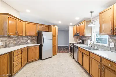 6016 Great Smoky Avenue, Las Vegas, NV 89156 Kitchen