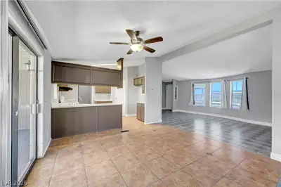 5997 Castlemont Avenue, Las Vegas, NV 89156 Kitchen
