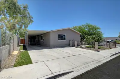 5997 Castlemont Avenue, Las Vegas, NV 89156 Front of Structure