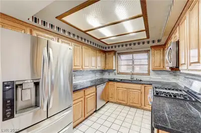 7916 Canoe Lane, Las Vegas, NV 89145 Kitchen