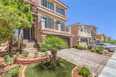 6042 Crown Palms Avenue, Las Vegas, NV 89139 Front of Structure