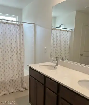 10436 Arete Avenue, Las Vegas, NV 89166 Primary Bathroom