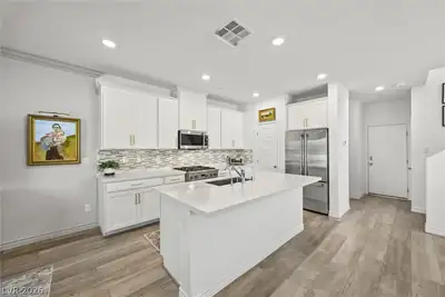 600 North Carriage Hill Drive 1034 Kitchen