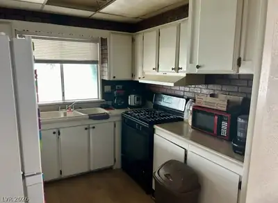 5495 Everglade Street, Las Vegas, NV 89142 