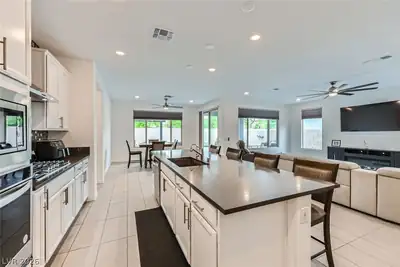 6519 Summershade Street, North Las Vegas, NV 89086 Kitchen