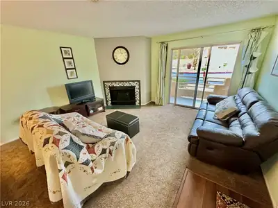 2221 Bay Club Drive 102 Living Room