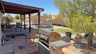 1170 East Calvada Boulevard Patio