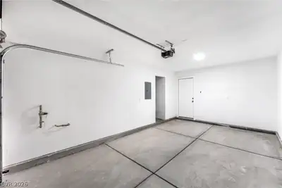 1031 Palm Street, Las Vegas, NV 89104 Garage