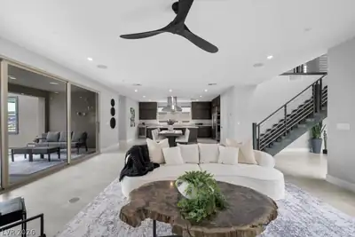 1984 Regal Bluff Drive, Henderson, NV 89052 Living Room