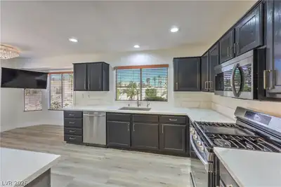 9332 Fresh Spring Drive, Las Vegas, NV 89134 Kitchen
