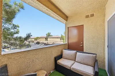 1050 East Cactus Avenue 2006 Patio