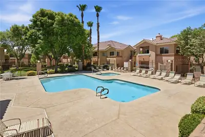 1050 East Cactus Avenue 2006 Pool