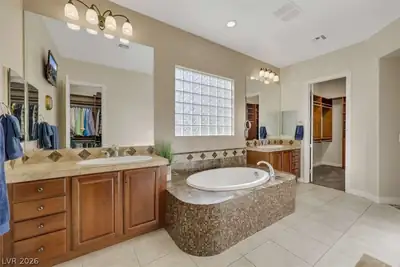 2756 Kilwinning Drive, Henderson, NV 89044 Primary Bathroom