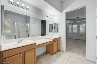 7129 Weavers Place, North Las Vegas, NV 89084 Primary Bathroom