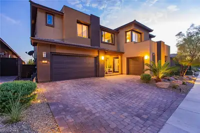 2153 King Crest Court, Henderson, NV 89052 Front of Structure