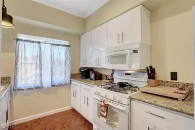 481 Benedict (Casita) Drive Kitchen