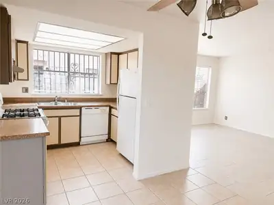 4338 Caliente Street 15 Kitchen