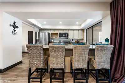 4211 Flamingo Crest Drive, Las Vegas, NV 89121 Kitchen
