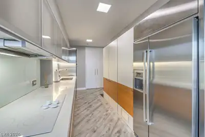 3726 Las Vegas Boulevard 701 Kitchen