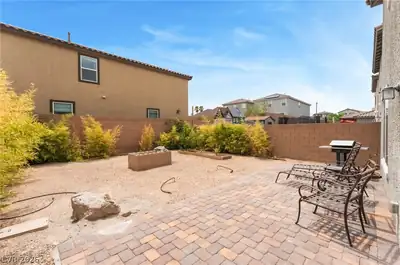 6631 Frosted Harvest Avenue, Las Vegas, NV 89108 Yard