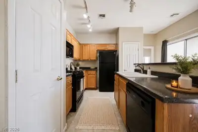 6320 Snap Ridge Street 201 Kitchen