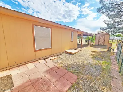 1441 West Betty Avenue 1 Yard