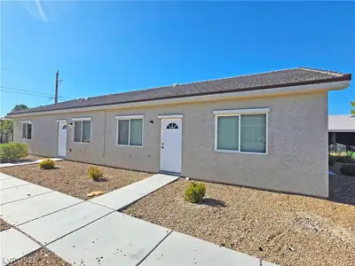 1121 Sixshooter Avenue 4 Front of Structure