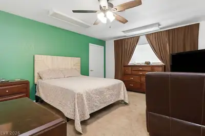 551 East Oakey Boulevard Bedroom