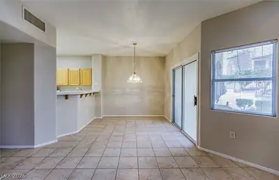 2101 Quartz Cliff Street 105 Dining Area