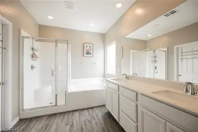 6940 Fossil Rim Street, North Las Vegas, NV 89084 Primary Bathroom