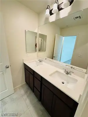 1003 Brilliant Meadow Avenue, North Las Vegas, NV 89086 Primary Bathroom