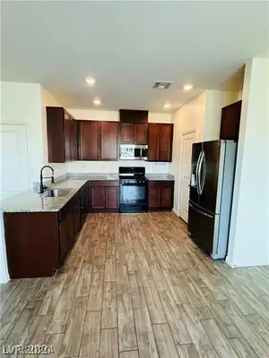 1003 Brilliant Meadow Avenue, North Las Vegas, NV 89086 Kitchen