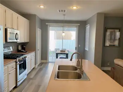 3542 Great Bear Street, Las Vegas, NV 89147 Kitchen