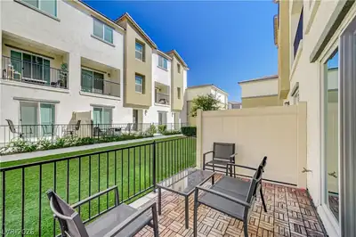12328 Golden Wreath Road 4 Patio