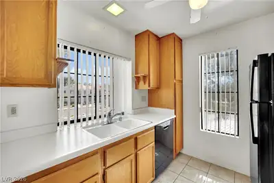 4831 Nara Vista Way 201 Kitchen