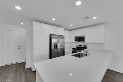 6198 Foxes Dale Street, Las Vegas, NV 89166 Kitchen