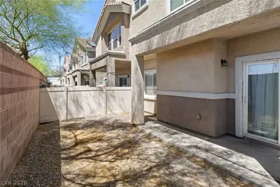 5535 Baccarat Avenue 103 Yard