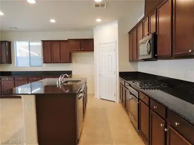 477 ASTILLERO Street, Las Vegas, NV 89138 Kitchen
